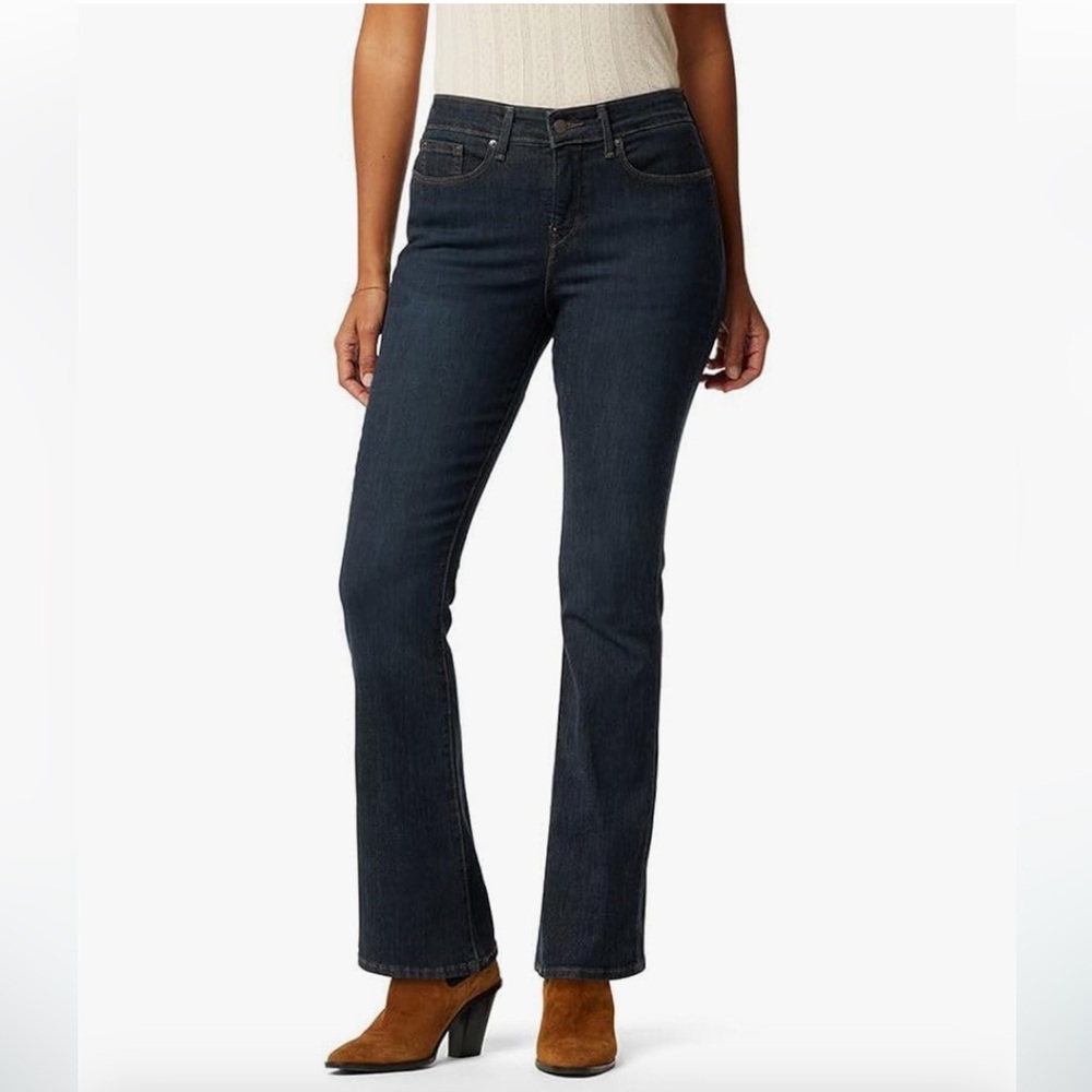 Levi’s Signature Curvy Boot Cut Size 29